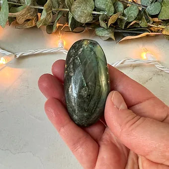 Labradorite Palm Stone - Crystal for Intuition and Insight