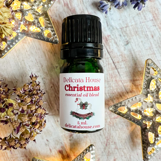 Christmas Essential Oil Blend - Holiday Aromatherapy Diffuser Blend - Black Spruce, Orange and Cinnamon Bark Essential Oils - Winter Holiday Gift