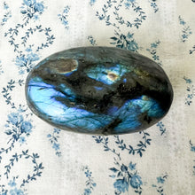 Load image into Gallery viewer, Labradorite Palm Stone - Crystal for communication