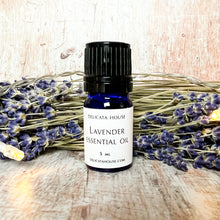 Load image into Gallery viewer, Lavender Essential Oil - Lavender Aromatherapy - Lavender Lover&#39;s Gift