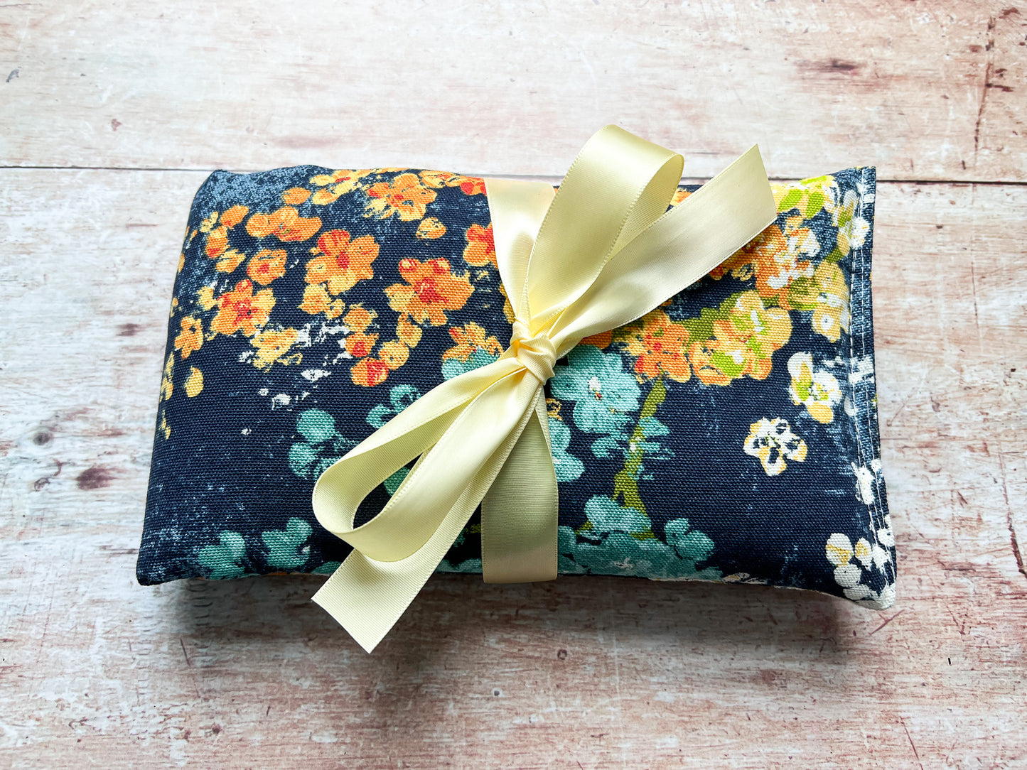 Flax and Lavender Microwaveable Heat Pack - Warming Pillow with Lavender and Flax