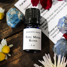 Load image into Gallery viewer, Diffuser Blend - Full Moon Diffuser and Crystals Set - Full Moon Diffuser Blend and Sodalite and Lapis Lazuli crystals - Moon Ritual Set - Moon Aromatherapy - Gift Set for Her - Teen Girl Gift - Friend Gift