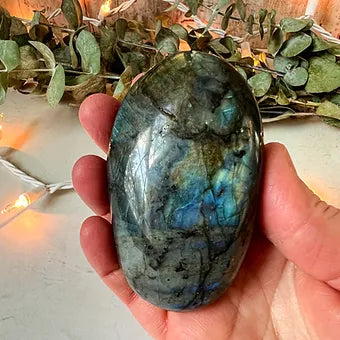 Labradorite Palm Stone - Crystal for anxiety relief - Crystal for creativity
