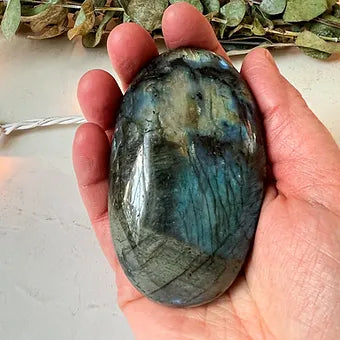 Labradorite Palm Stone - Crystal for anxiety relief - Crystal for creativity