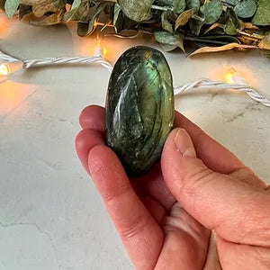 Labradorite Palm Stone - Crystal for Intuition and Insight
