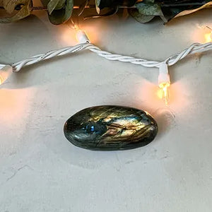 Labradorite Palm Stone - Crystal for Intuition and Insight